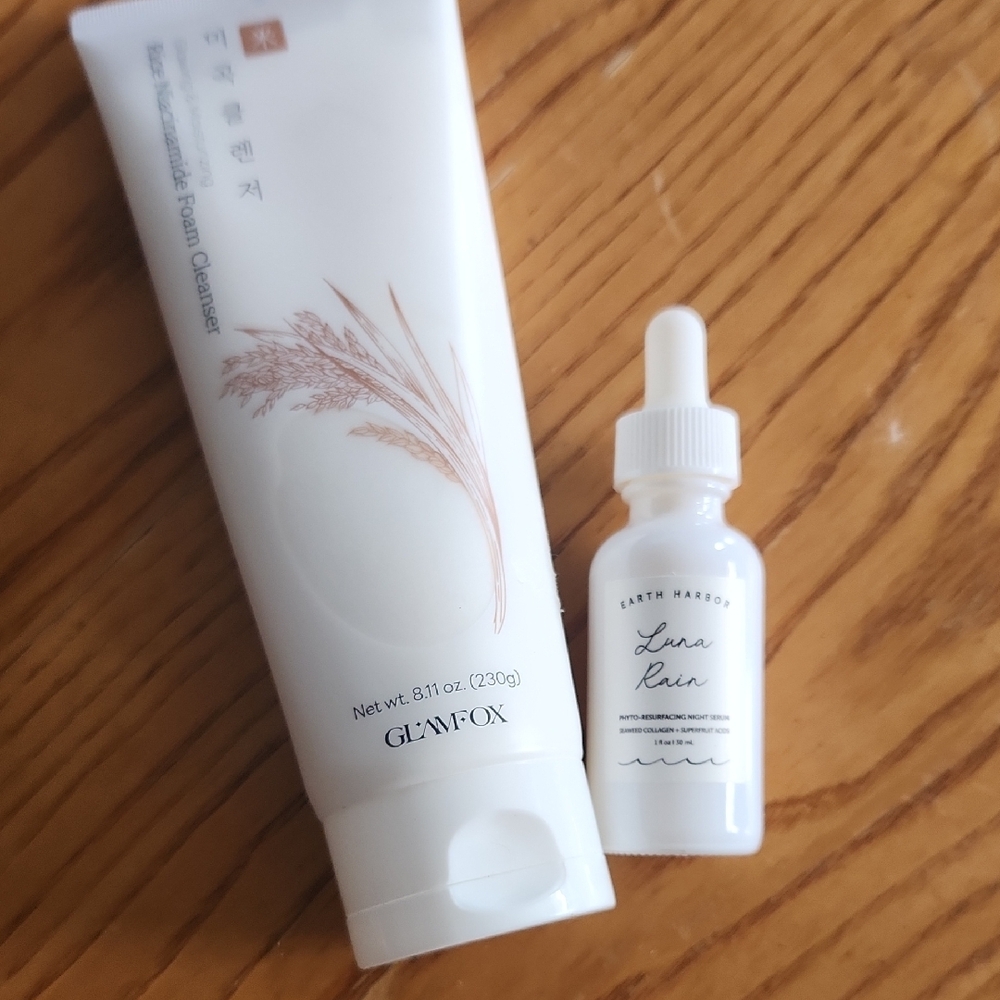 glamfoxx White Foam Cleanser and Earth Harbor White Serum Set